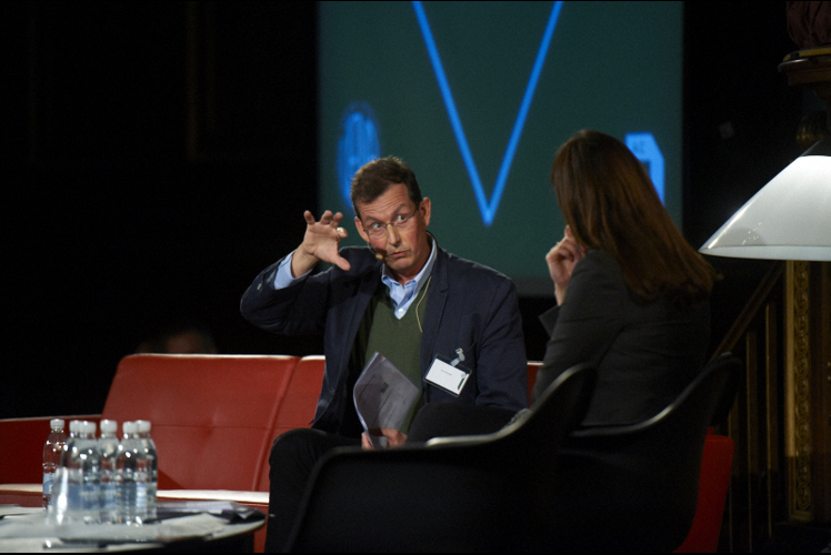 Hvad Er Det Du Ikke Forstår SPØRGSMÅLSTEGN Jens Schovsbo Diskuterer Med Line Gertsen